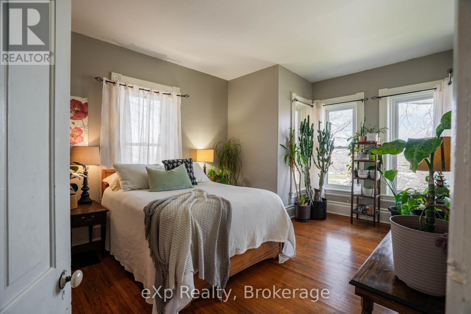 352 Berford Street Property Photo 26