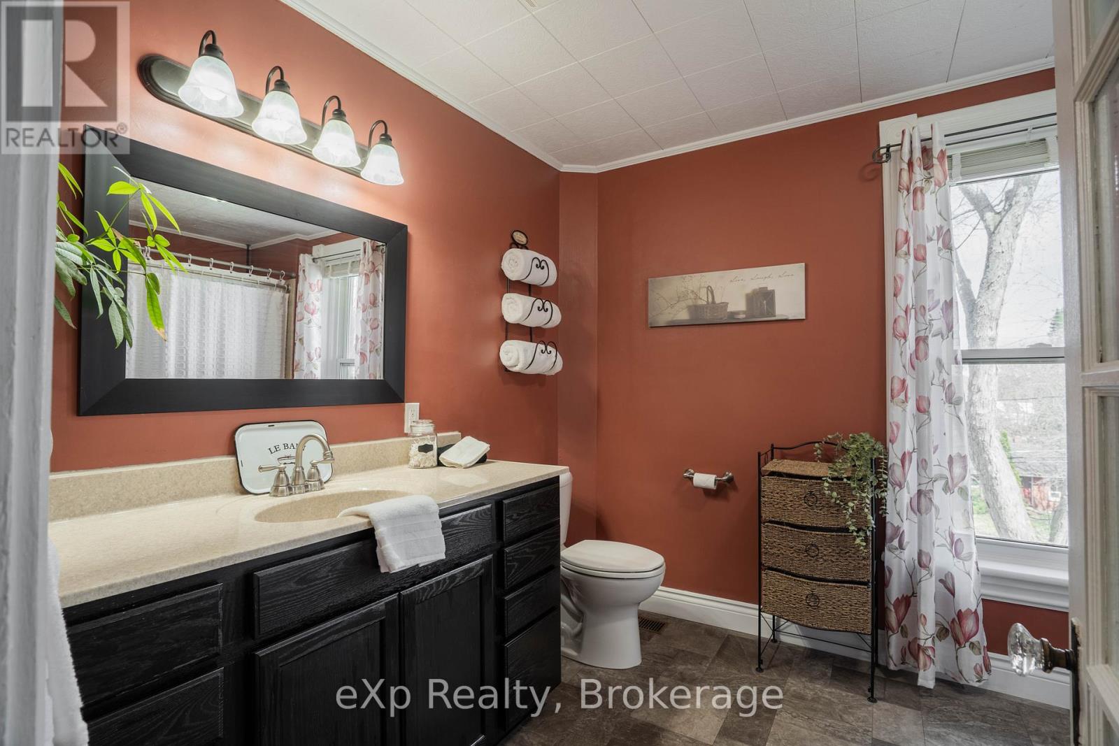 352 Berford Street Property Photo 27