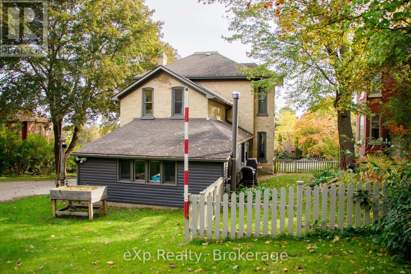 352 Berford Street Property Photo 35