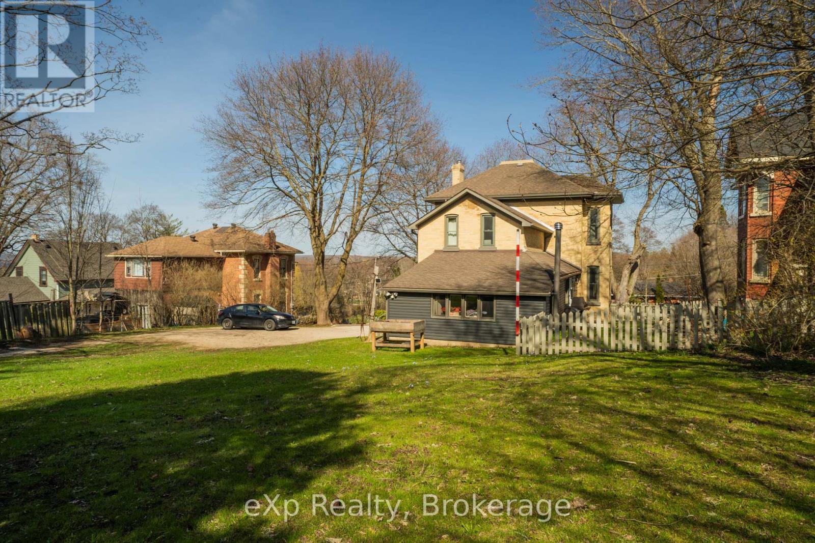 352 Berford Street Property Photo 36