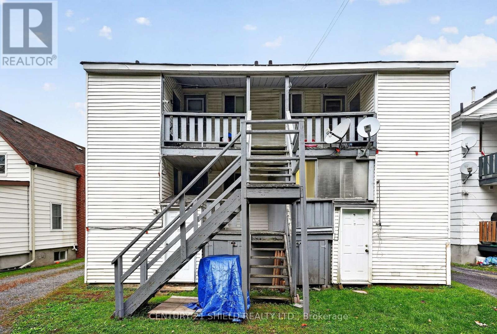 214 Eighth Street W Property Photo 7