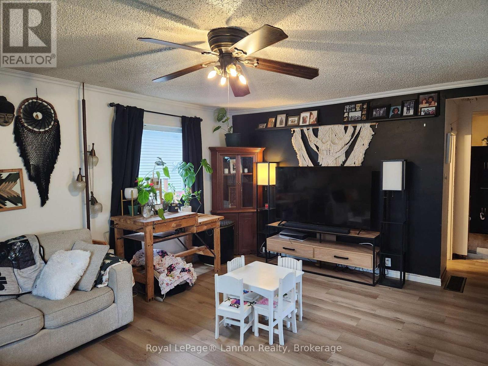 342 Amelia Street E Property Photo 5