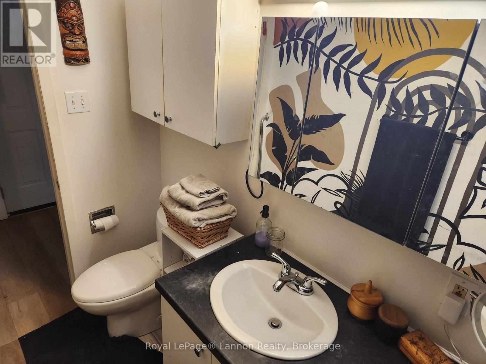 342 Amelia Street E Property Photo 8