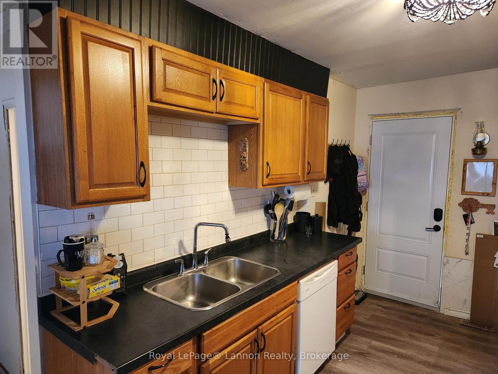 342 Amelia Street E Property Photo 10