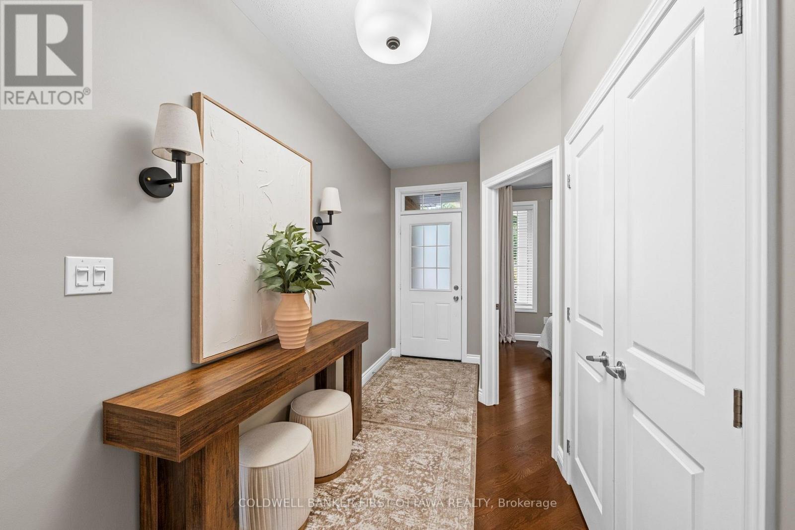 938 Rossburn Crescent Property Photo 4