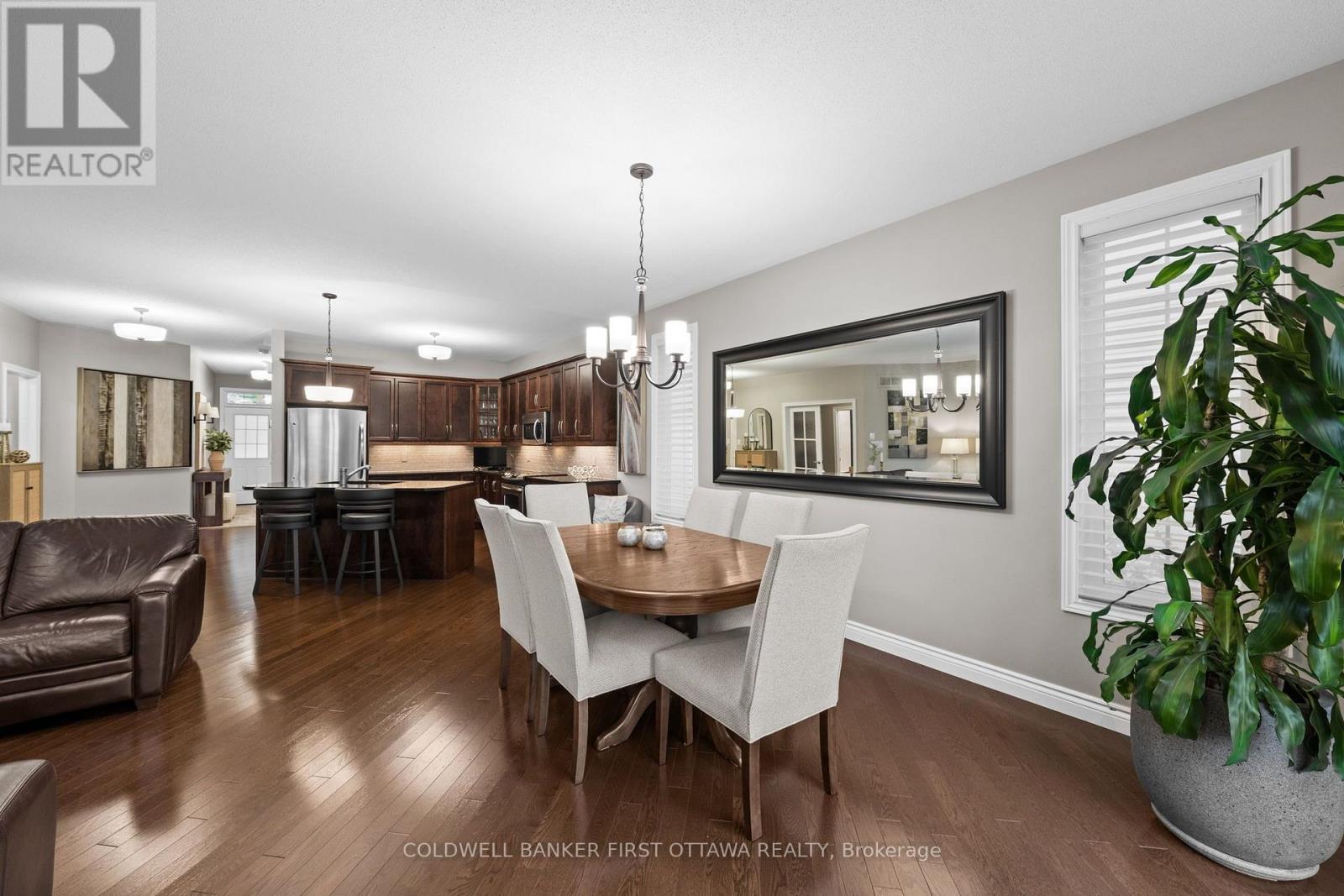 938 Rossburn Crescent Property Photo 11