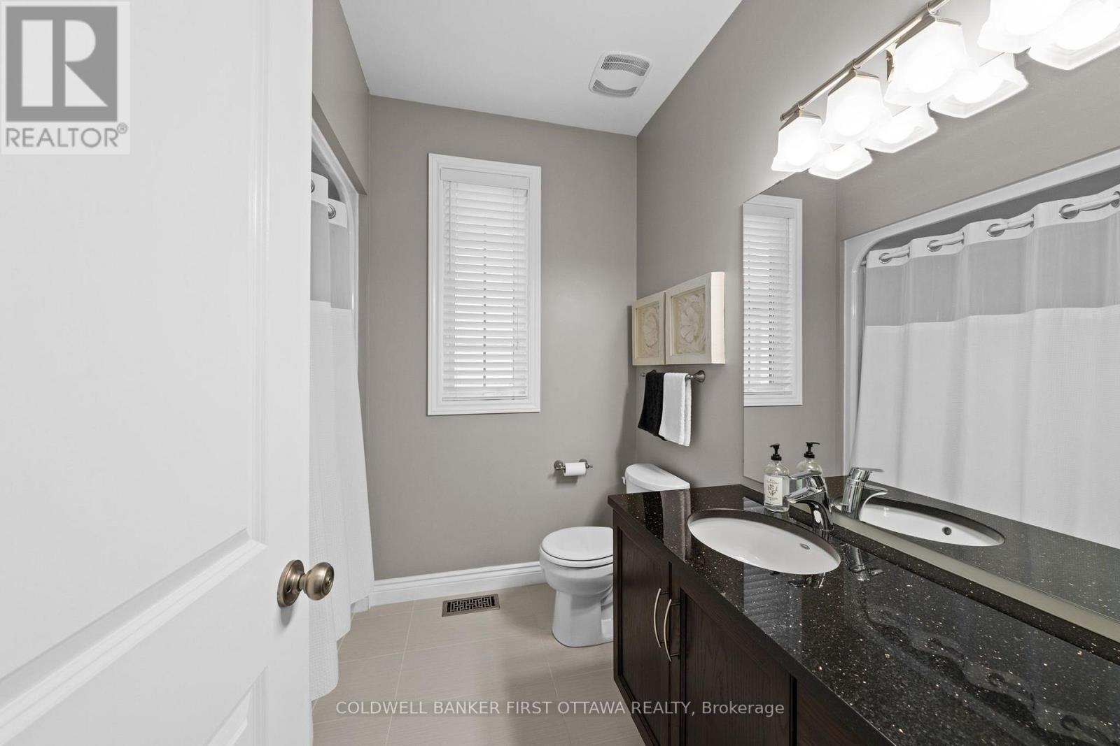 938 Rossburn Crescent Property Photo 20