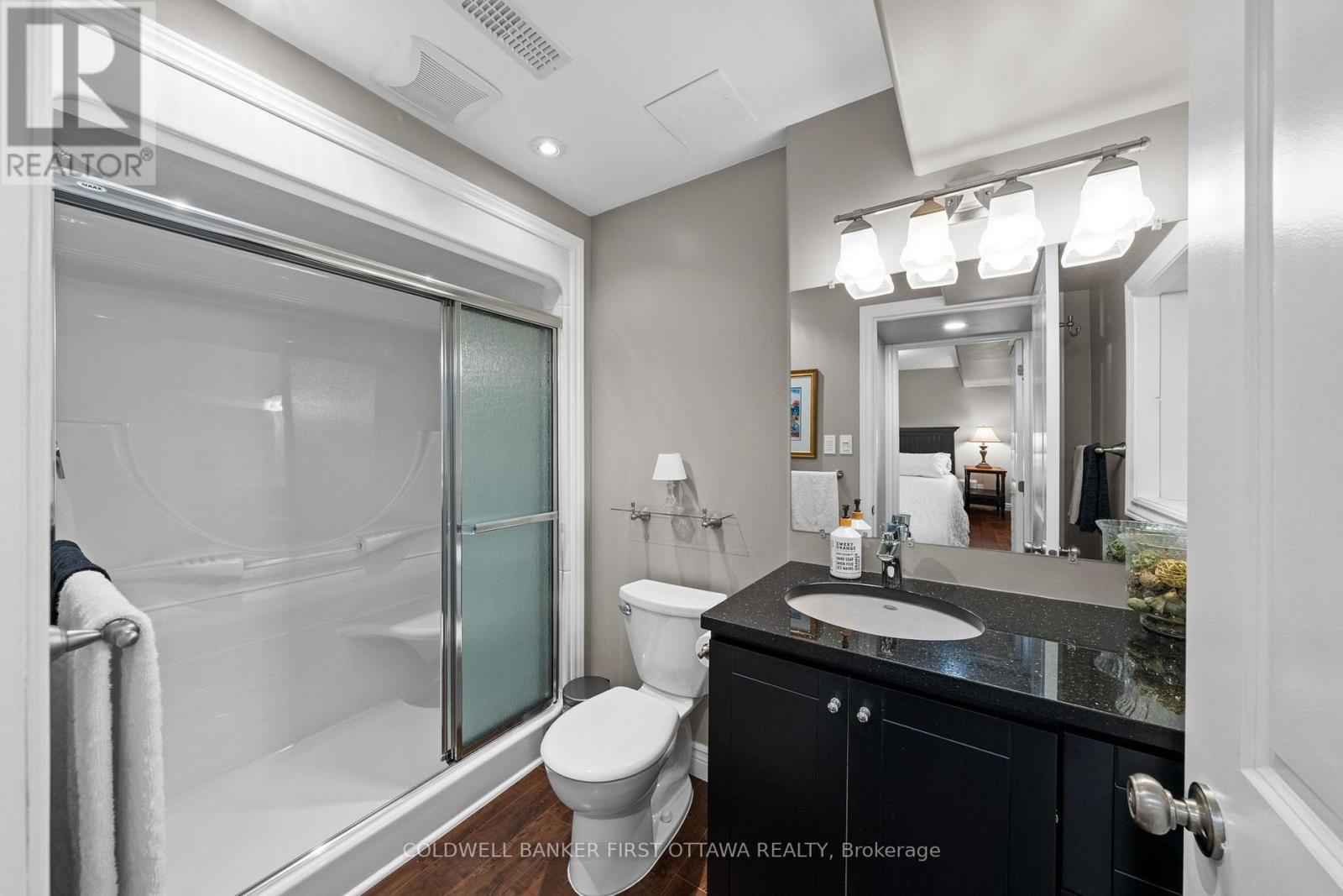 938 Rossburn Crescent Property Photo 25