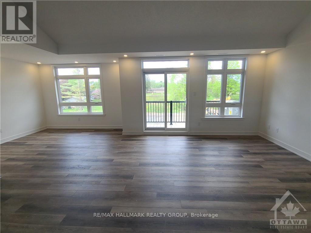 C - 390 Rolling Meadows Crescent Property Photo 11