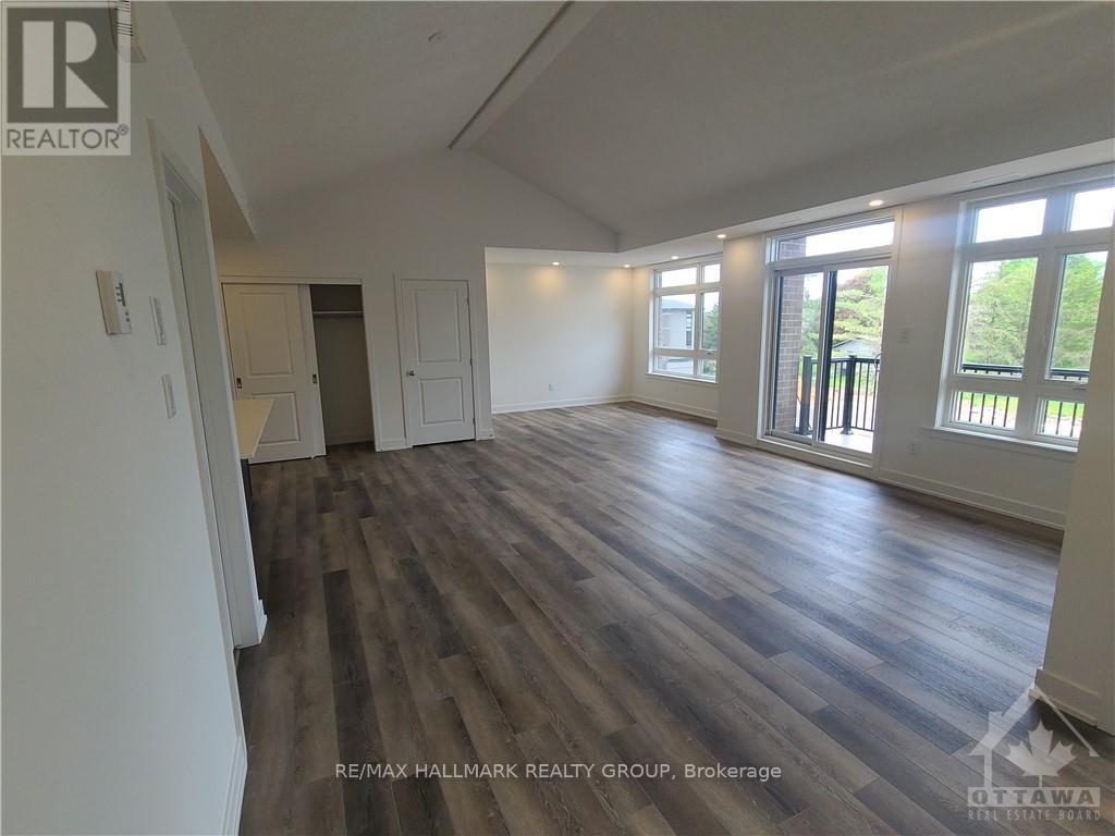 C - 390 Rolling Meadows Crescent Property Photo 13