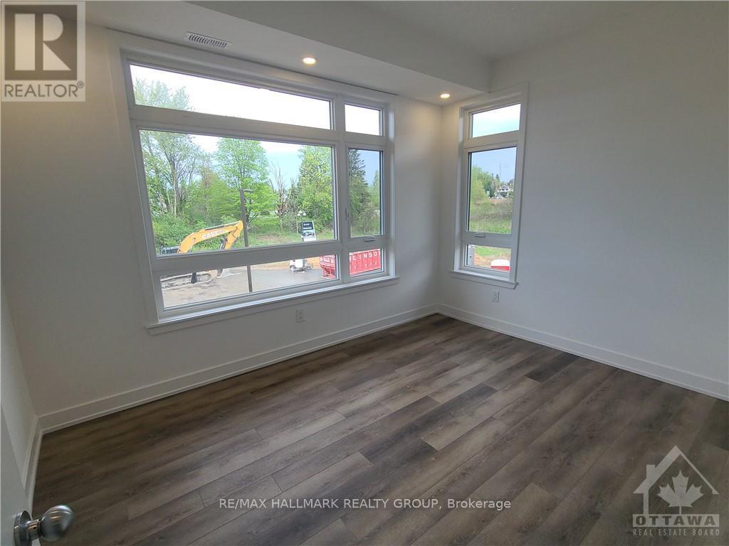 C - 390 Rolling Meadows Crescent Property Photo 18