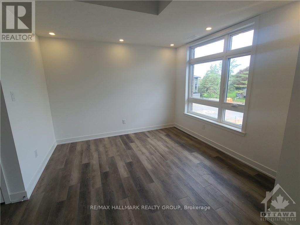 C - 390 Rolling Meadows Crescent Property Photo 20