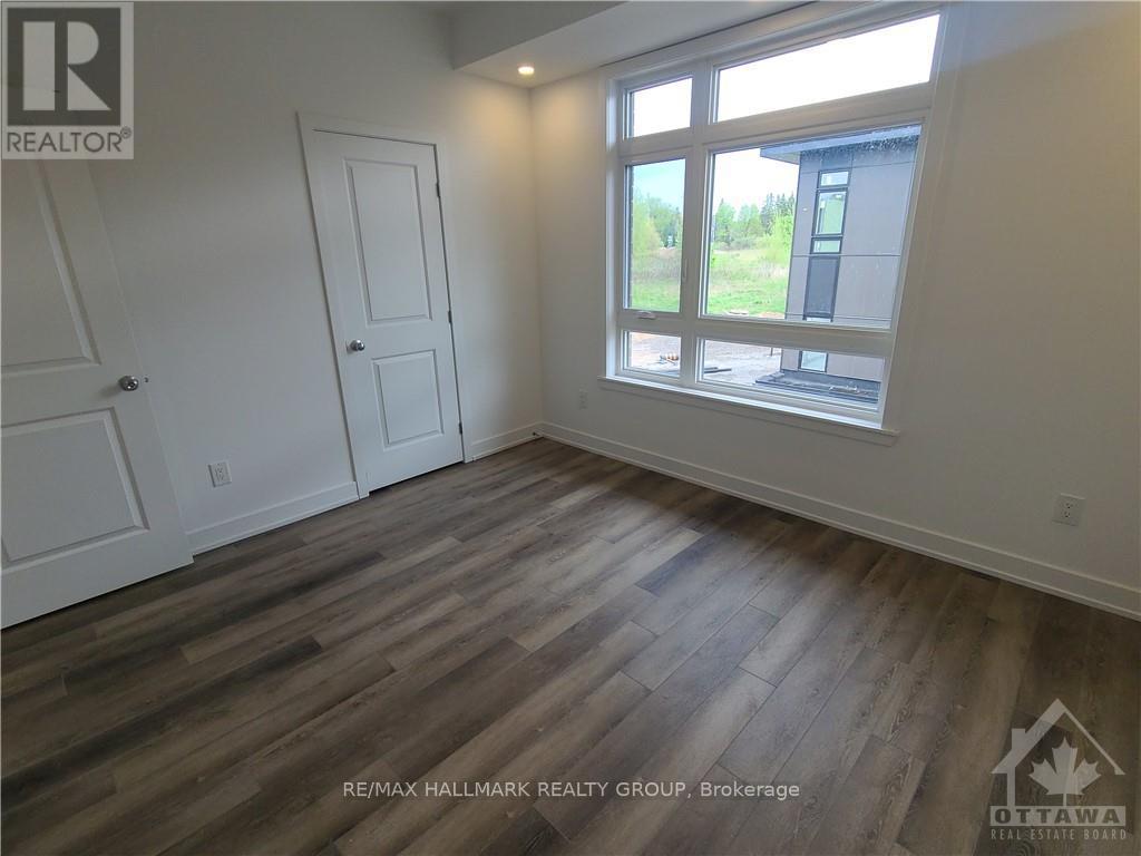 C - 390 Rolling Meadows Crescent Property Photo 21