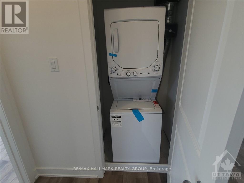 C - 390 Rolling Meadows Crescent Property Photo 23