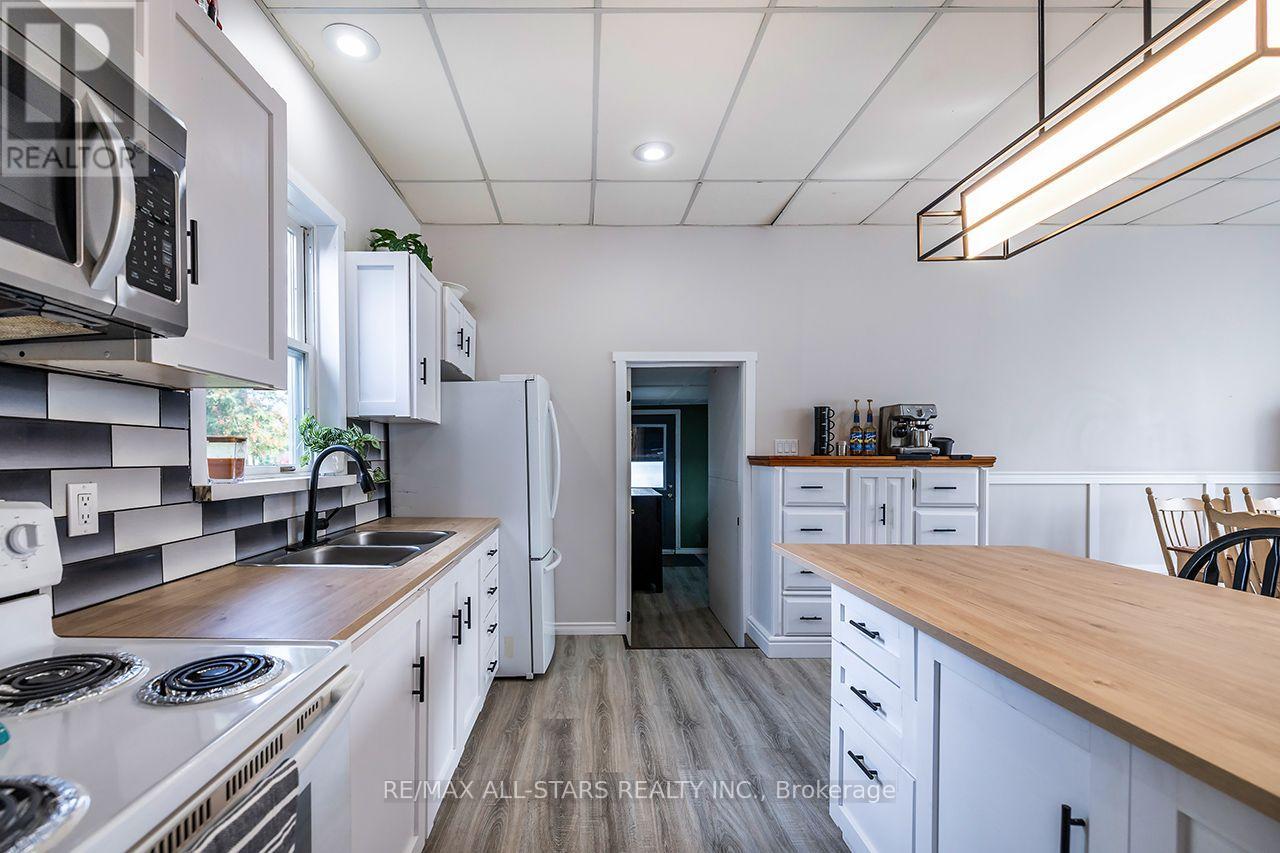 11 Church Street Property Photo 7