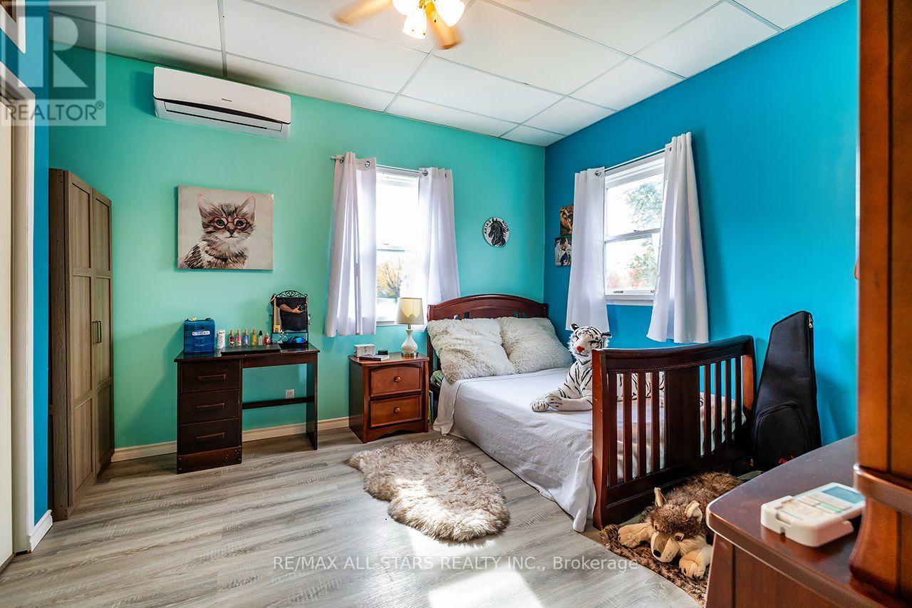 11 Church Street Property Photo 24