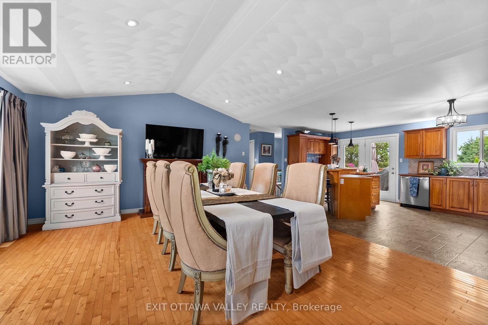 62 Meadowview Drive Property Photo 7