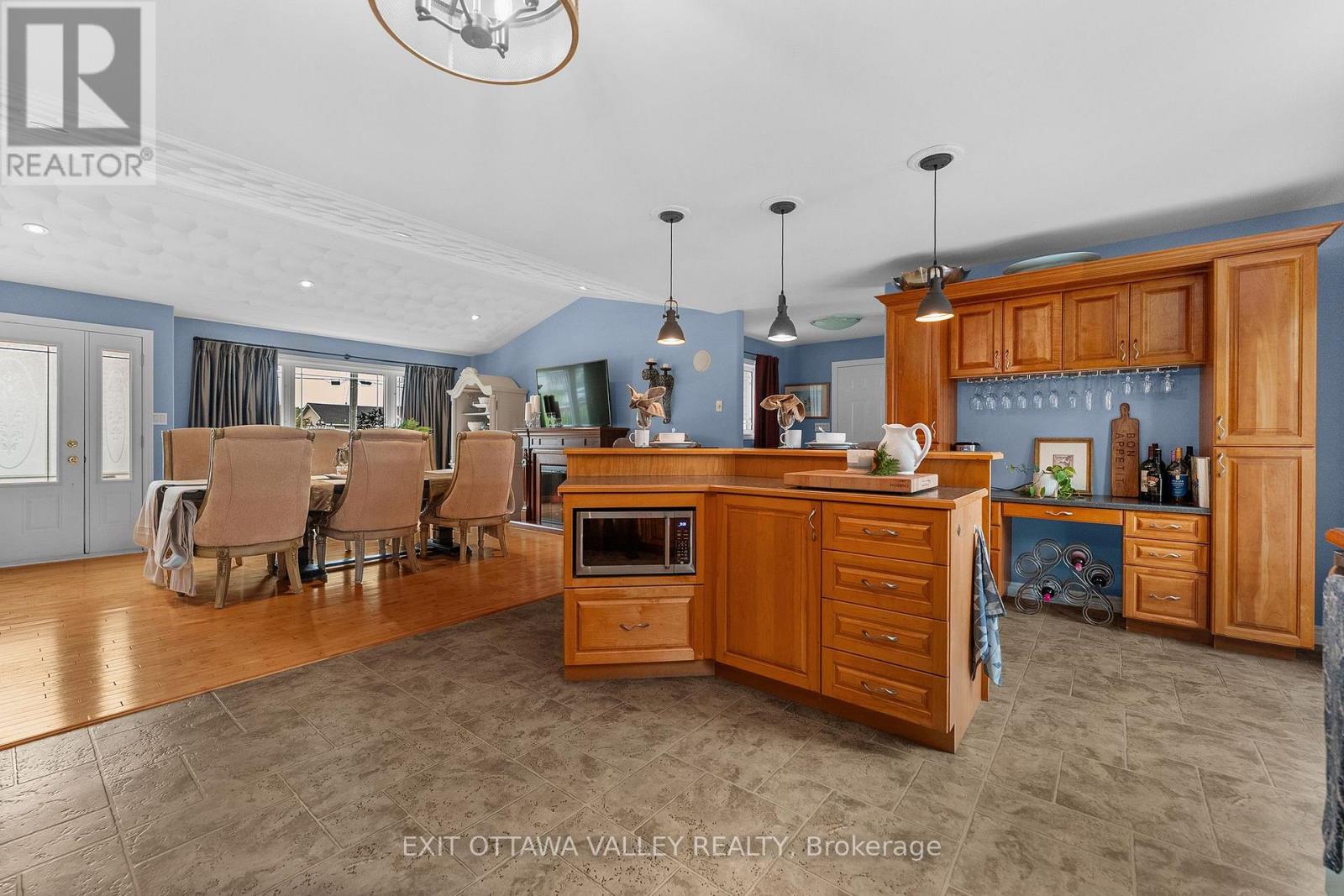 62 Meadowview Drive Property Photo 9