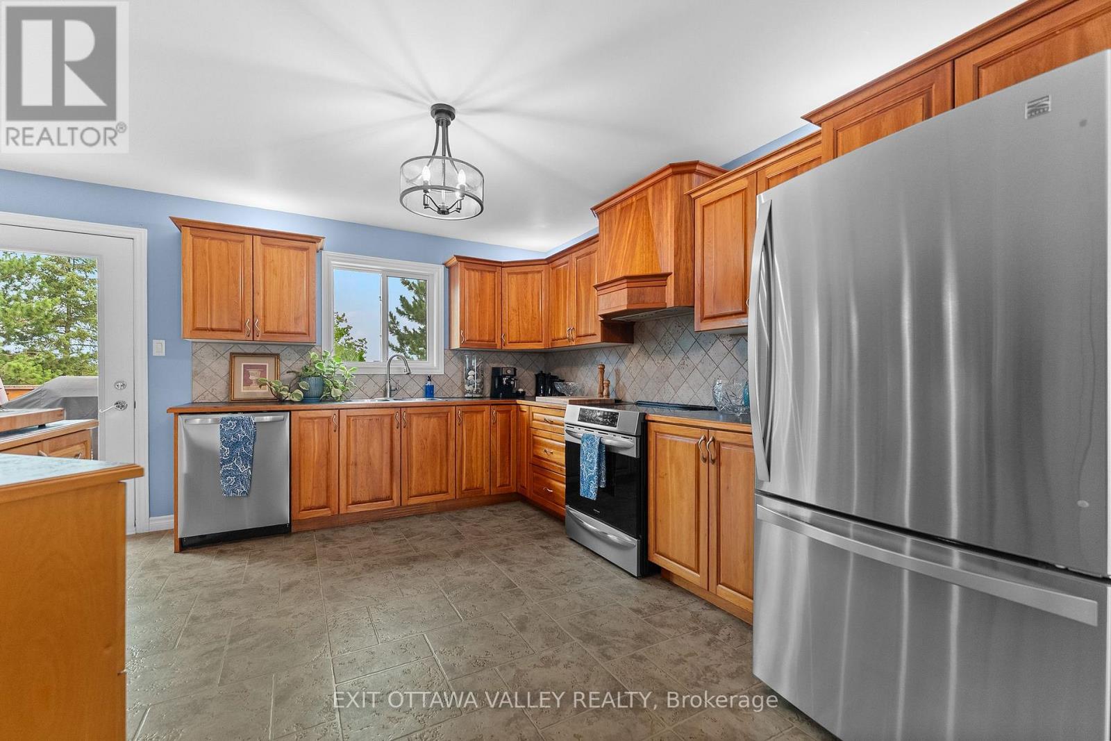 62 Meadowview Drive Property Photo 11