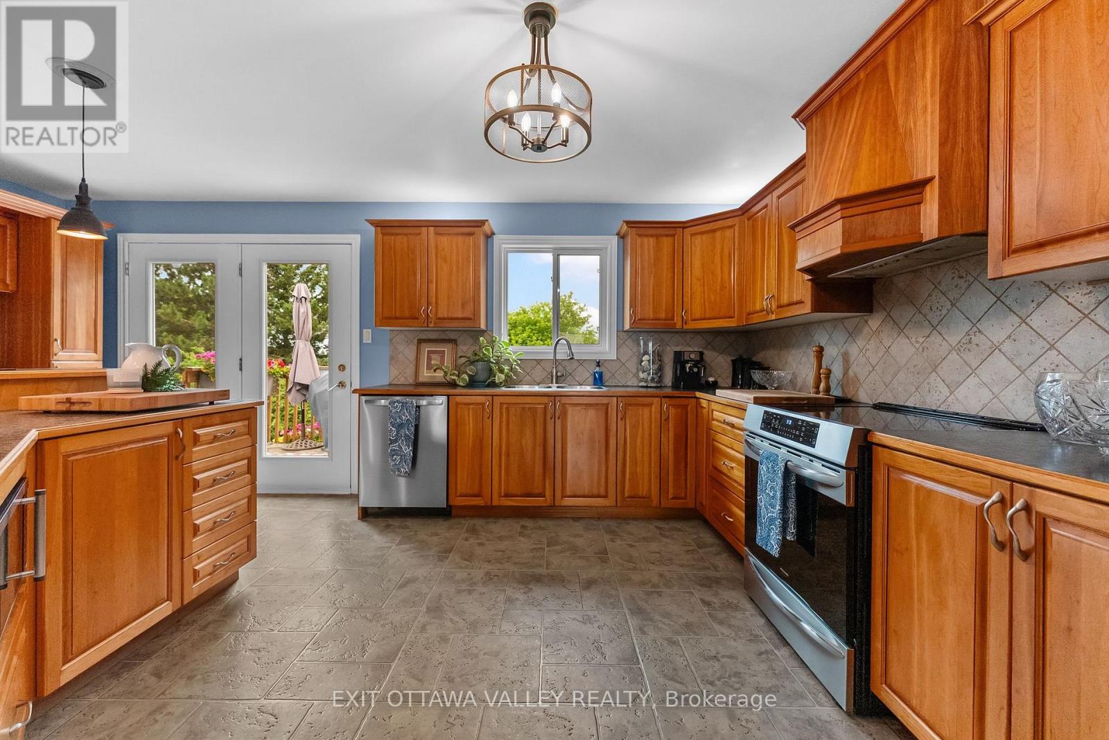 62 Meadowview Drive Property Photo 12