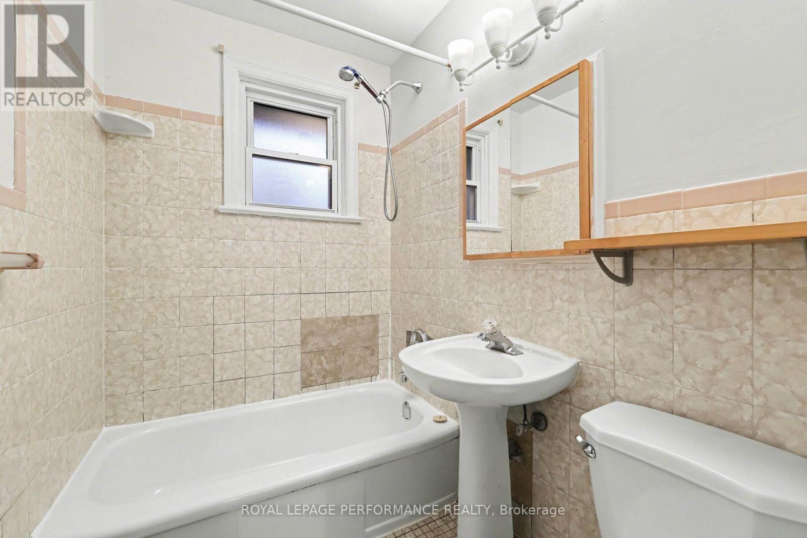856 Iroquois Road Property Photo 9