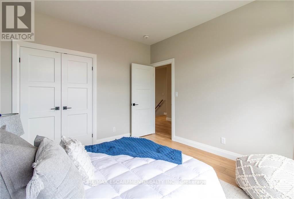 96 Craddock Boulevard Property Photo 7