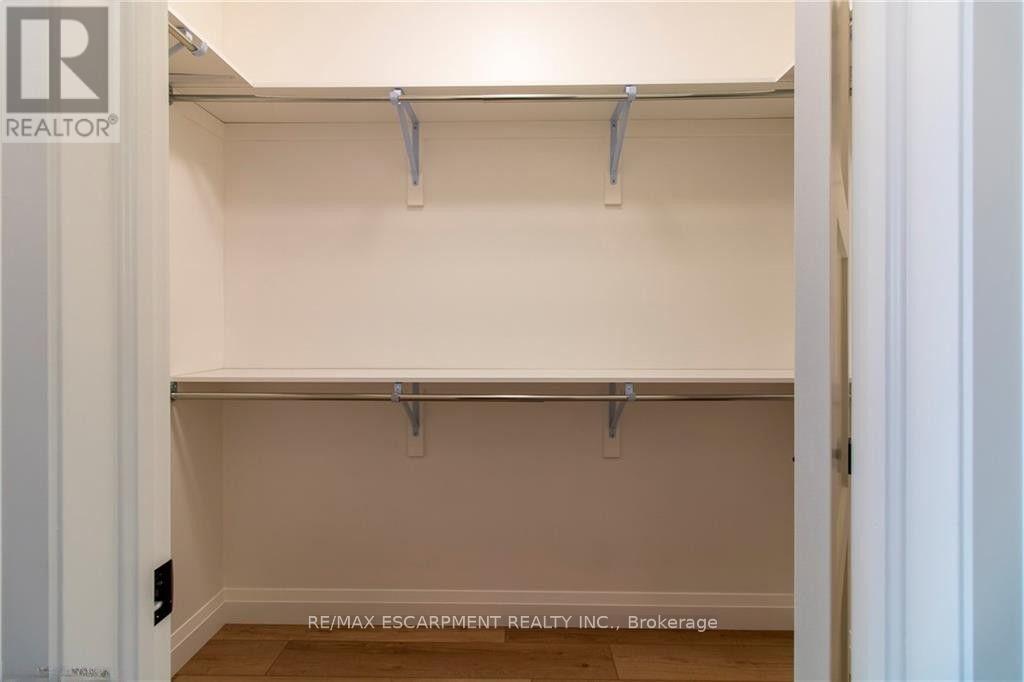 96 Craddock Boulevard Property Photo 15