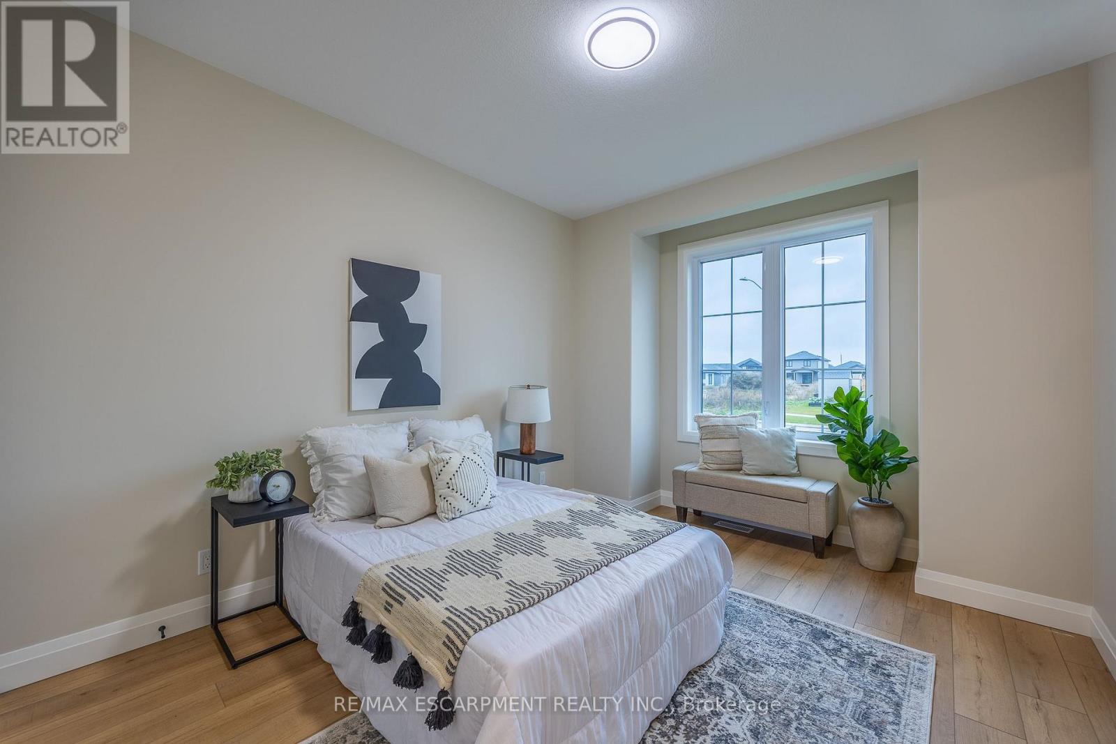 88 Craddock Boulevard Property Photo 4