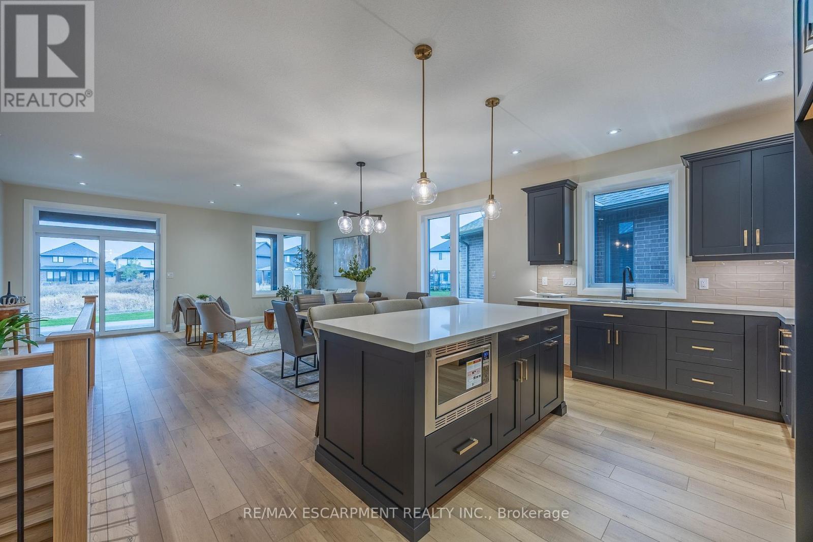 88 Craddock Boulevard Property Photo 7