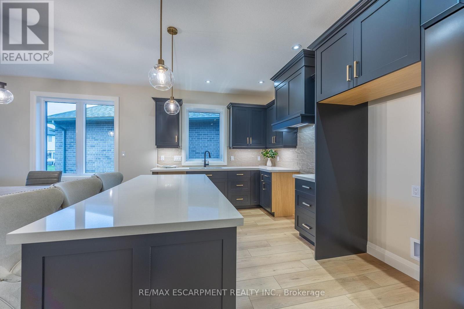 88 Craddock Boulevard Property Photo 8