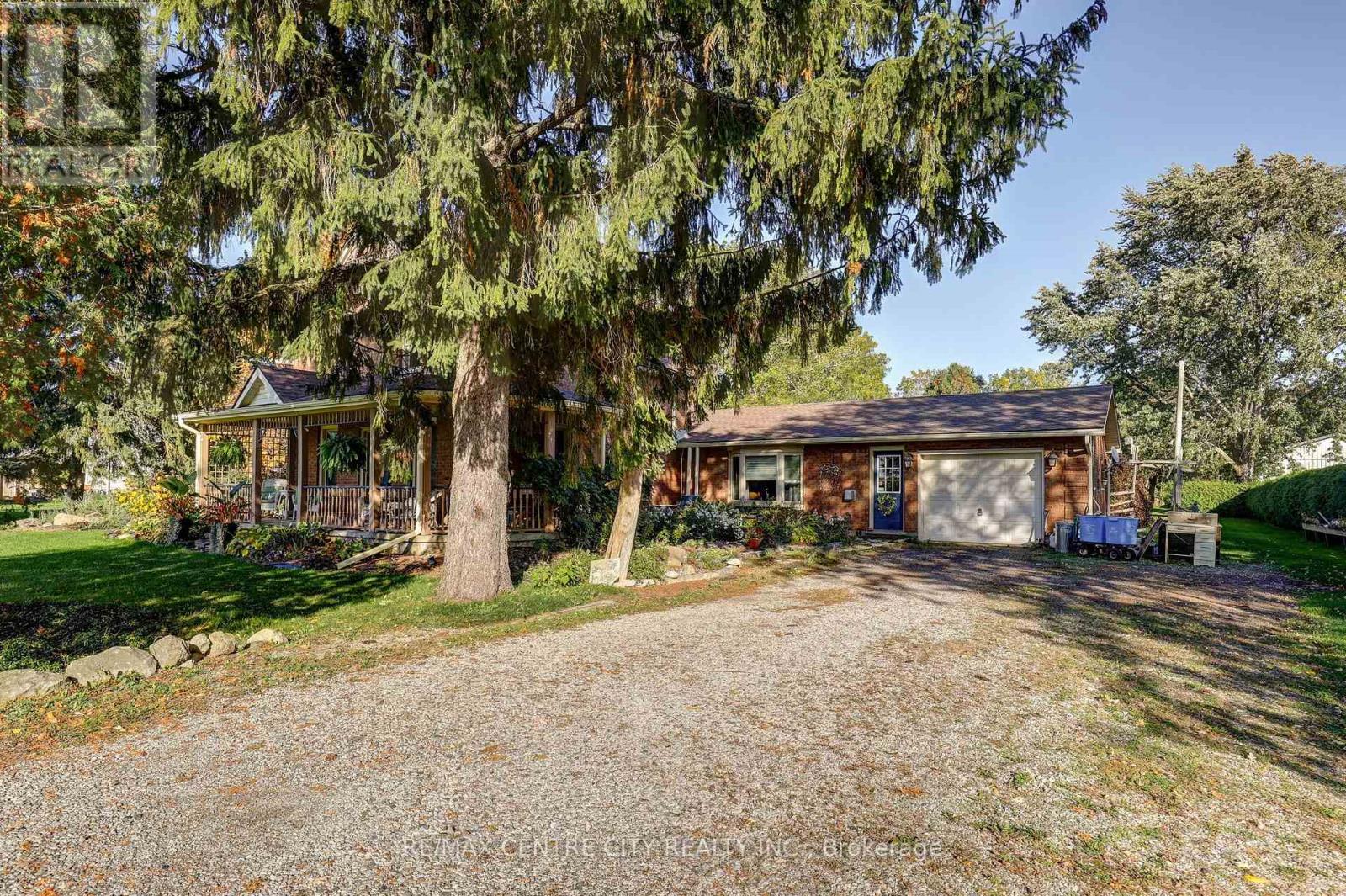 9200 Springwater Road Property Photo 2
