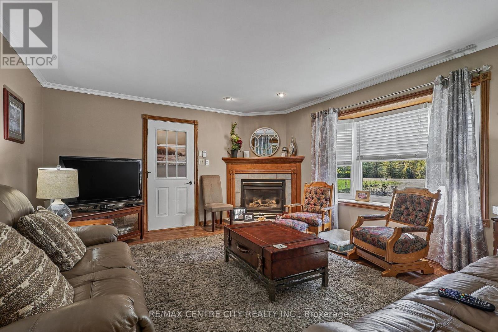9200 Springwater Road Property Photo 12