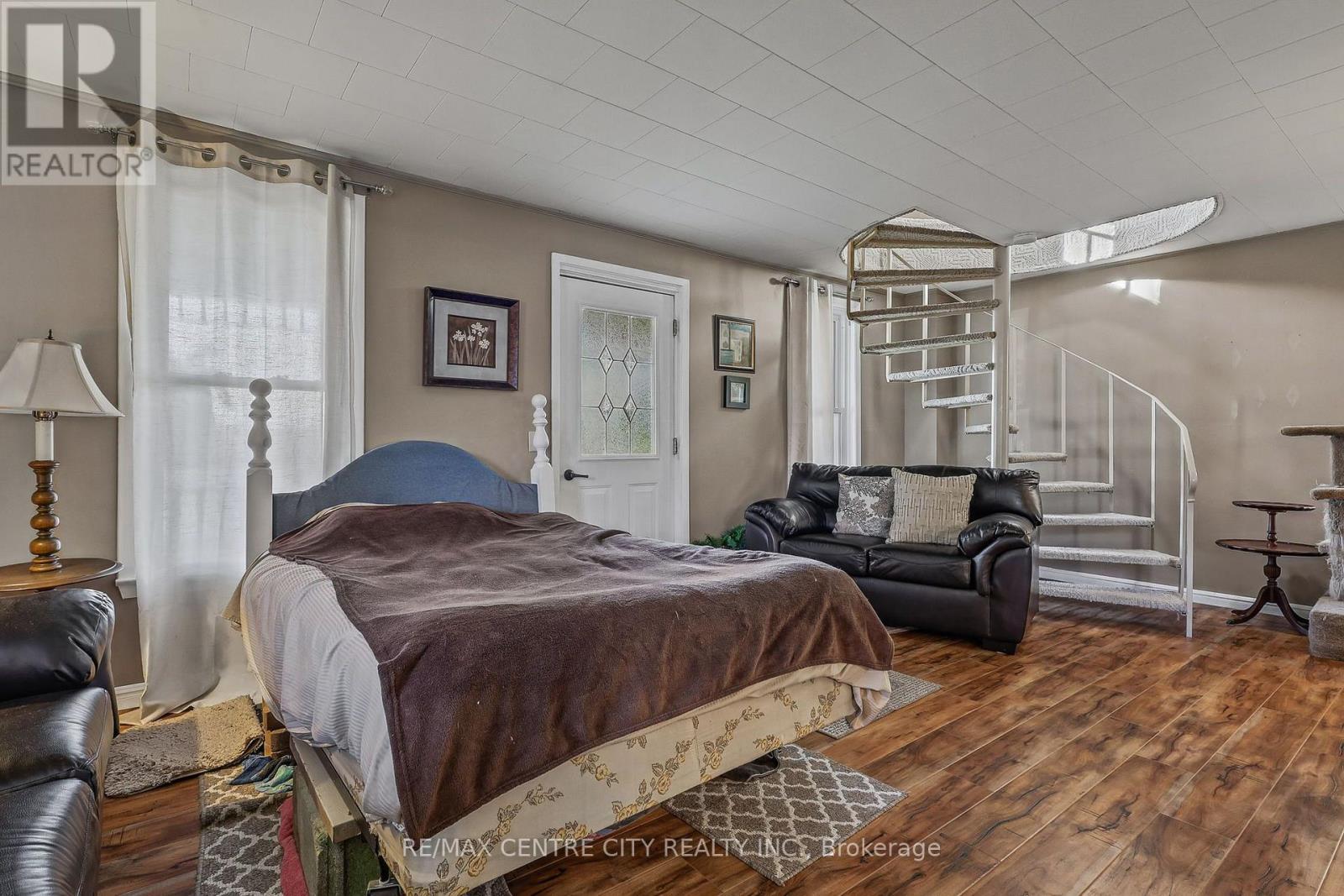 9200 Springwater Road Property Photo 19