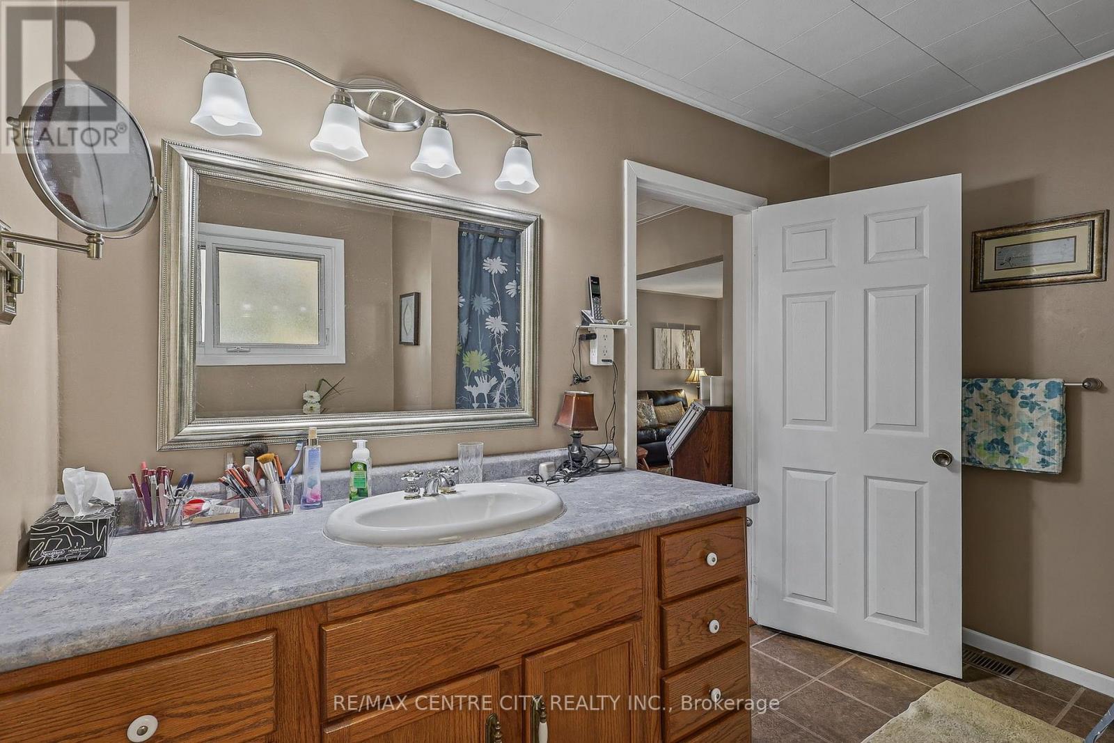 9200 Springwater Road Property Photo 20