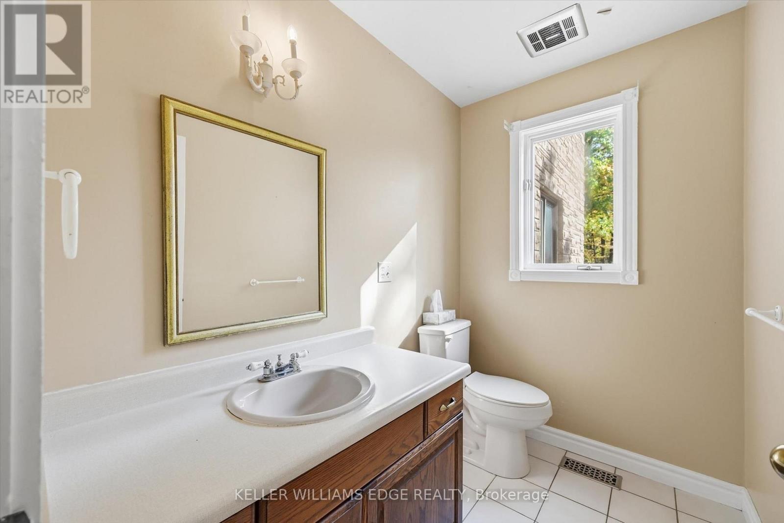 872 6th Conc Road W Property Photo 19