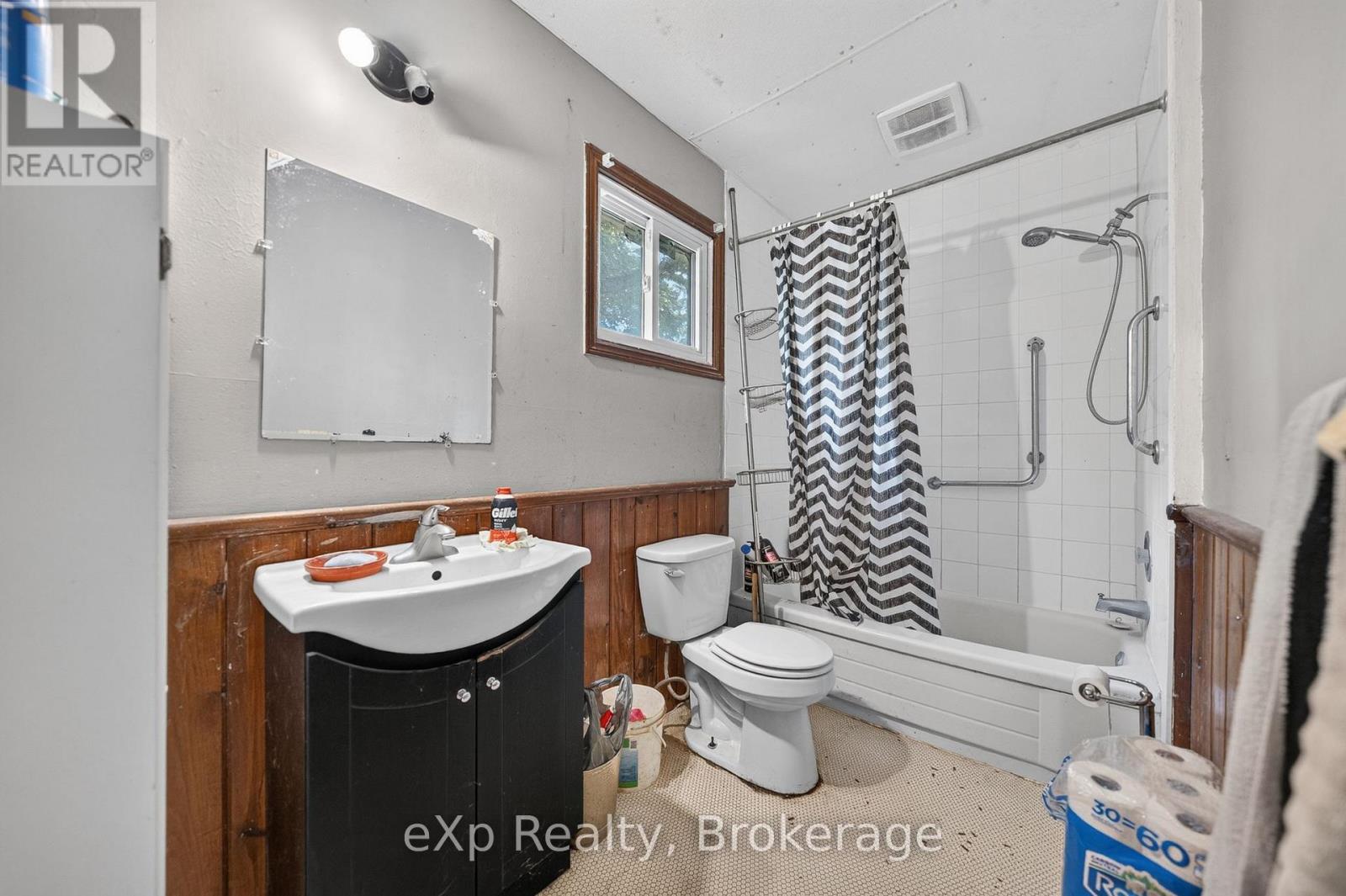 126 Chatham Street Property Photo 8