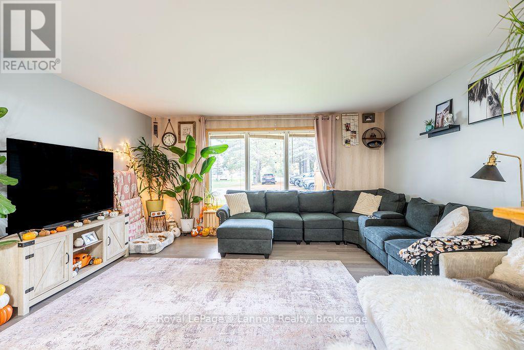 1565 Mountain Road Property Photo 4