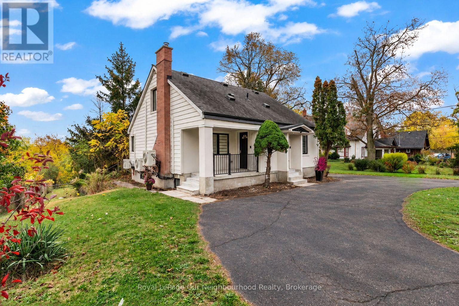 A - 513 Parkhill Road W Property Photo 1