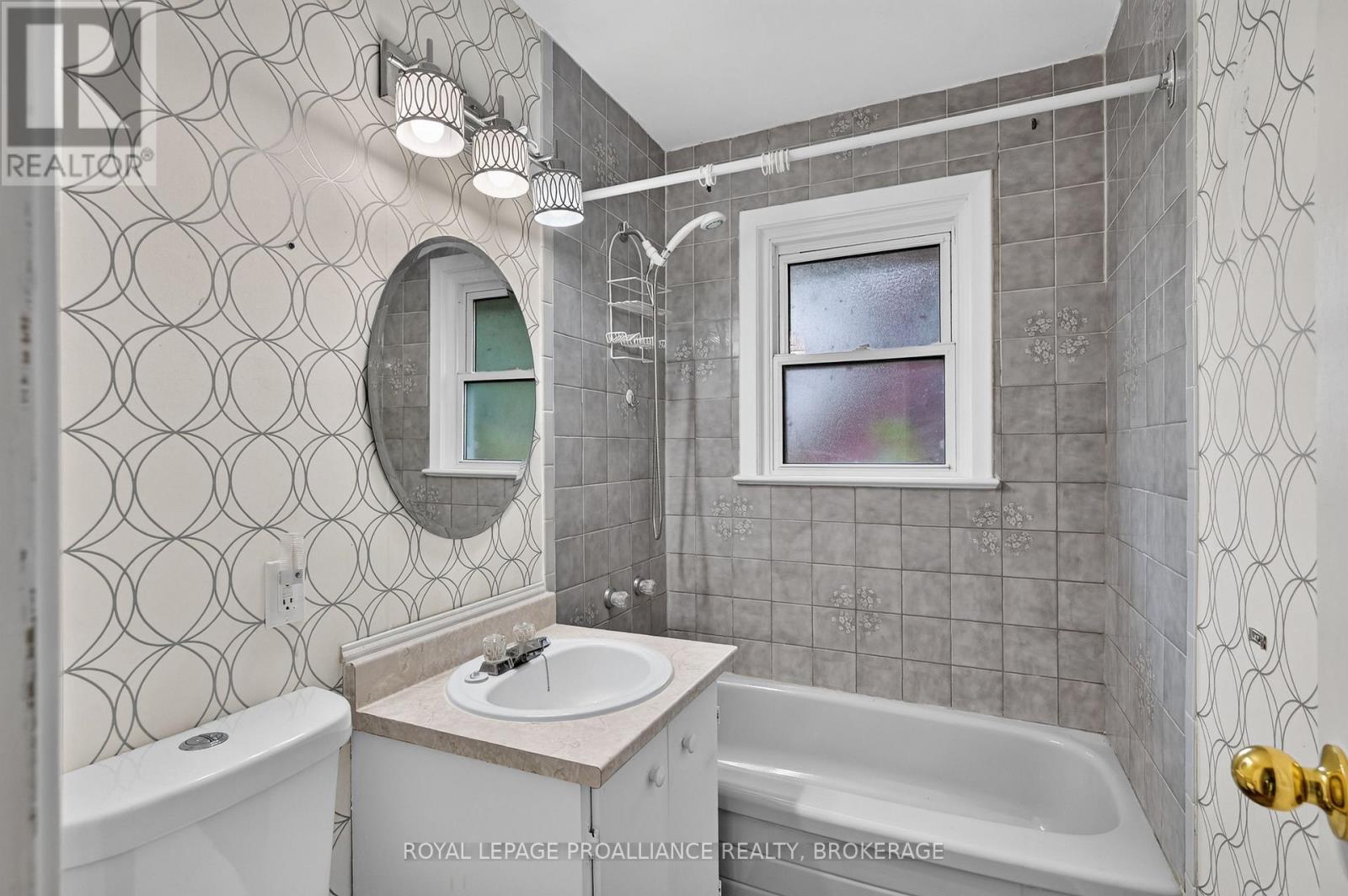 39 Fairfield Boulevard Property Photo 13