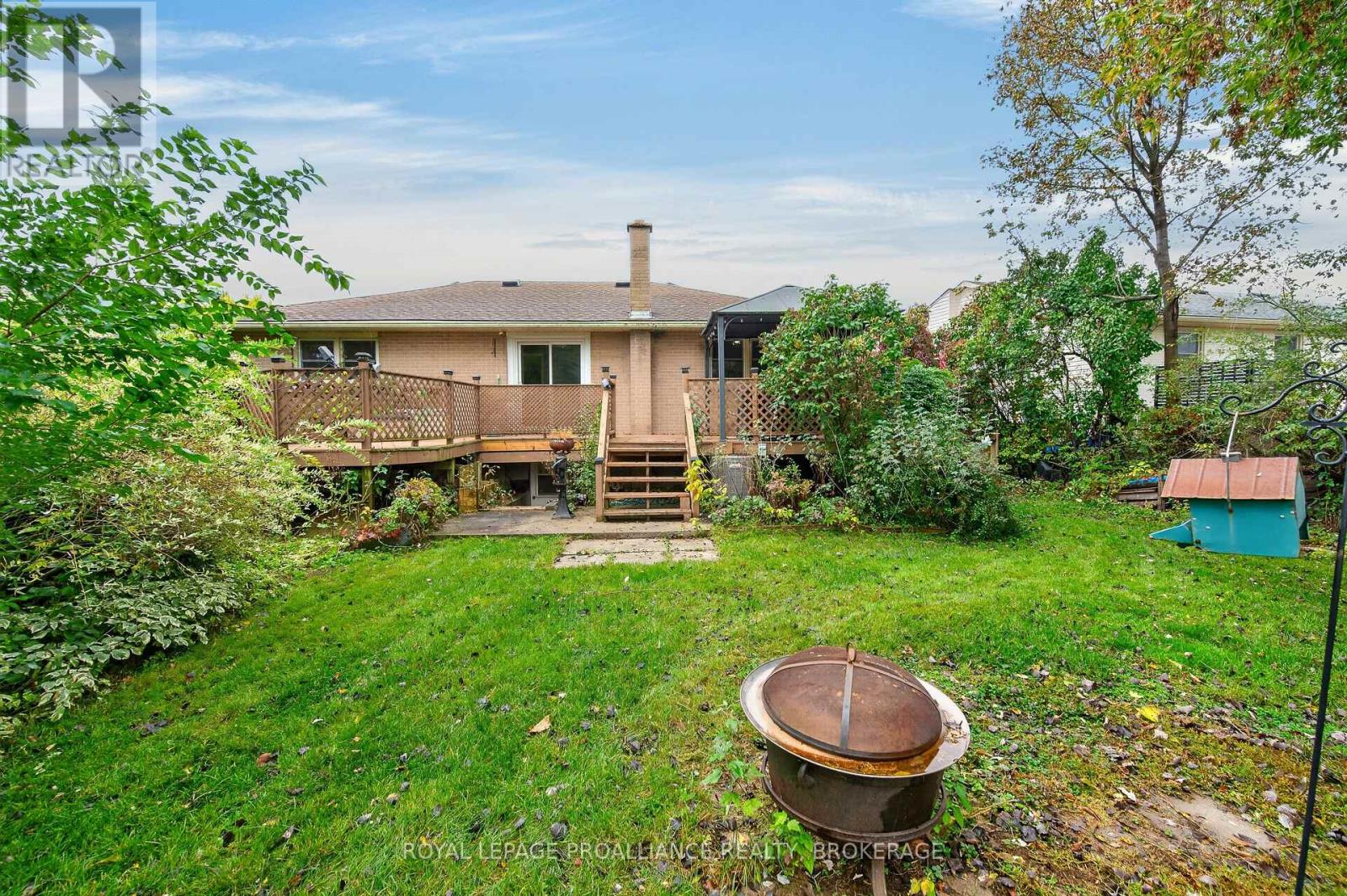 39 Fairfield Boulevard Property Photo 29