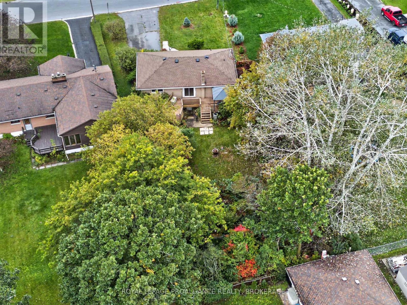39 Fairfield Boulevard Property Photo 30