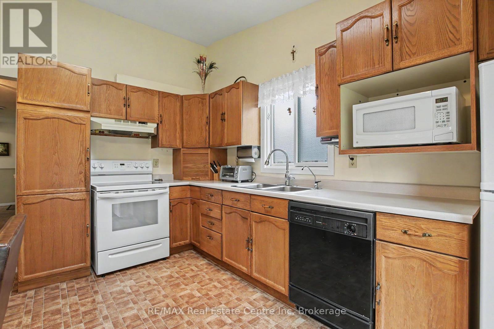 78 Rolling Meadows Drive Property Photo 13