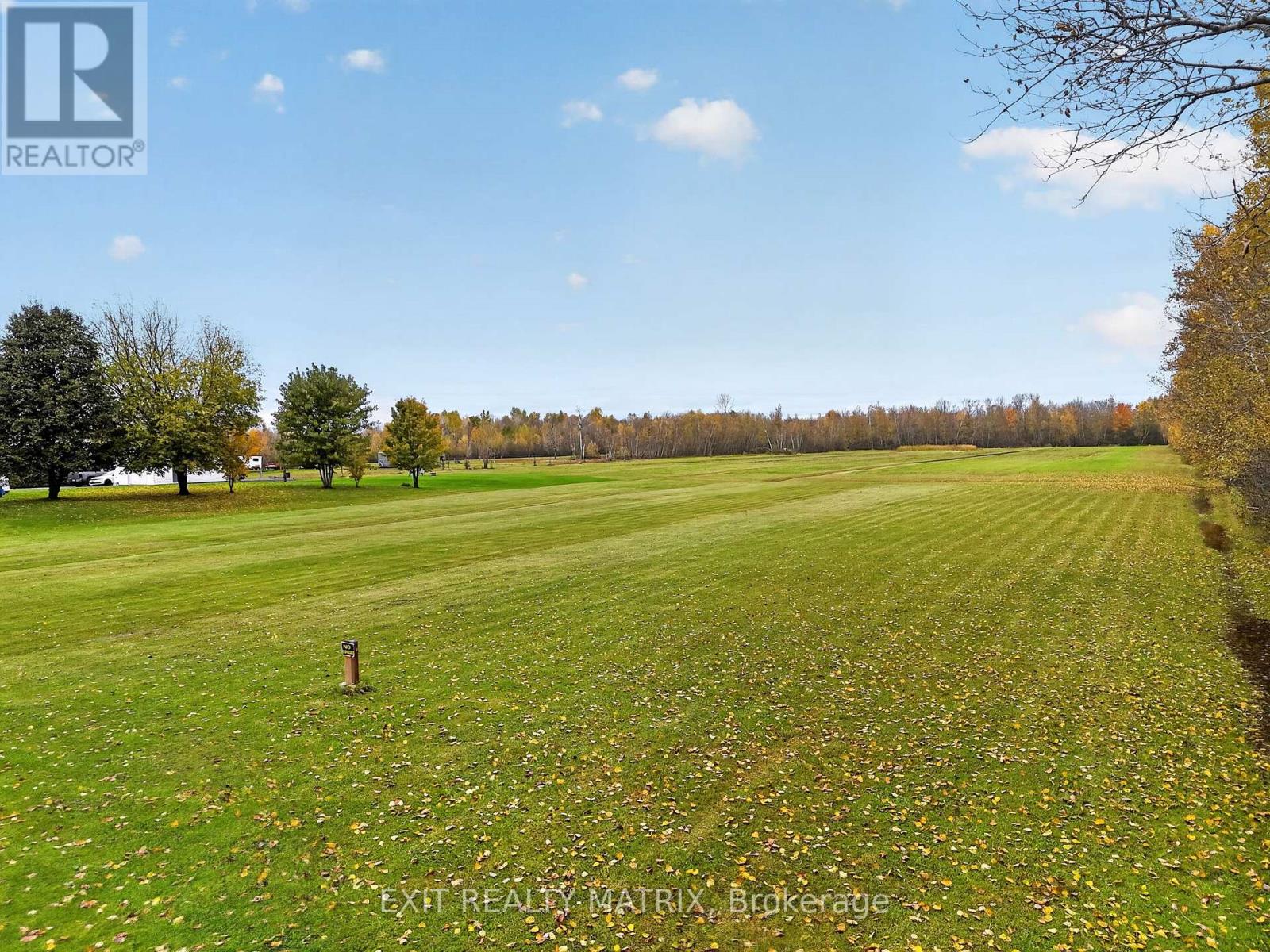 2871 Russland Road Property Photo 36