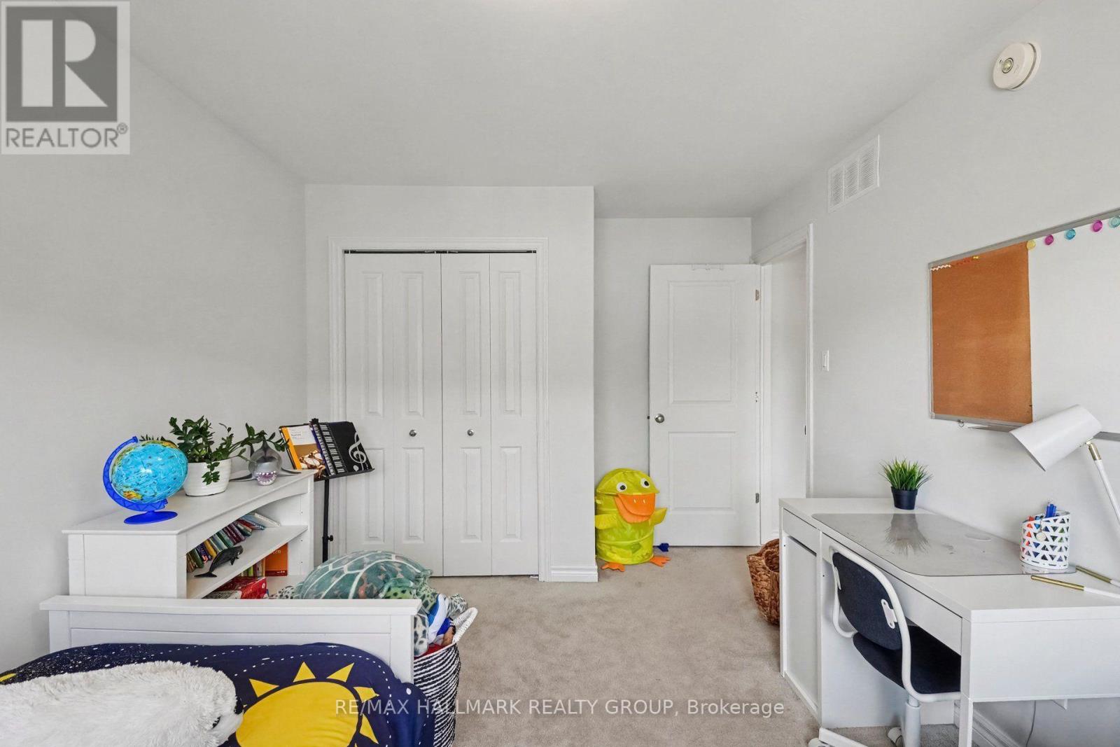 756 Cairn Crescent Property Photo 28