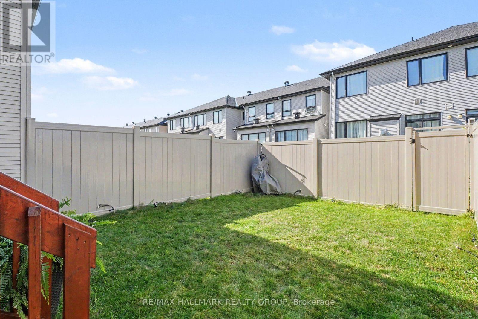 756 Cairn Crescent Property Photo 32