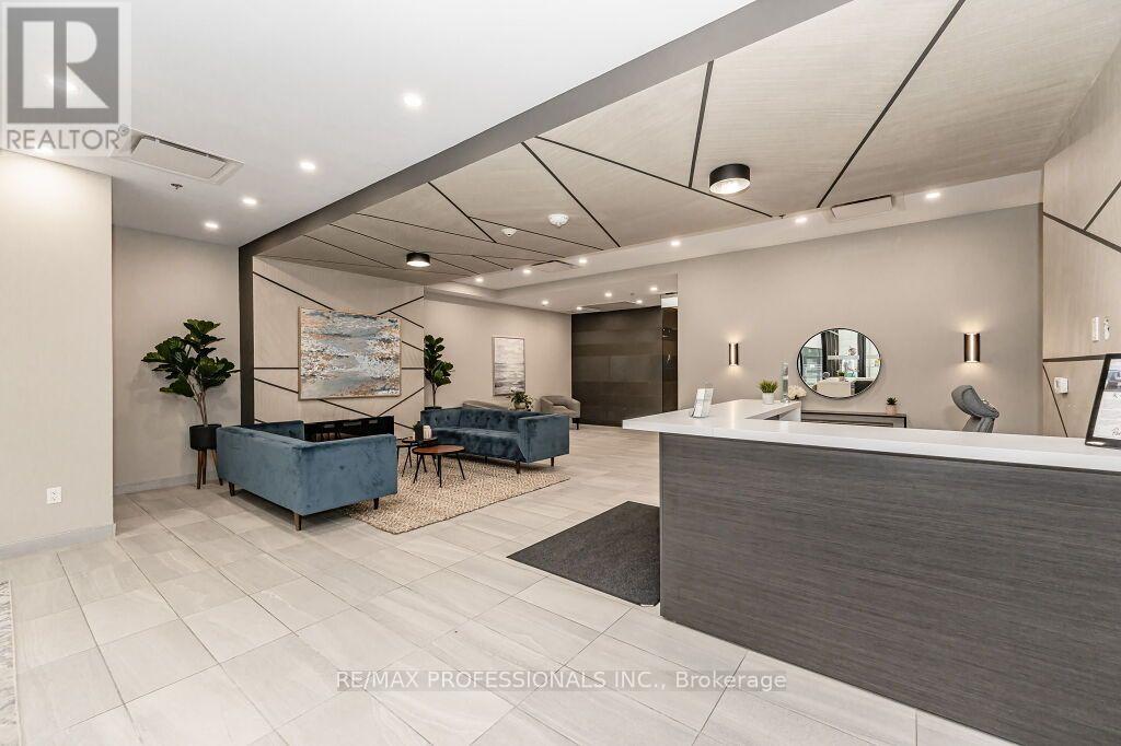 2504 - 60 Charles Street W Property Photo 2