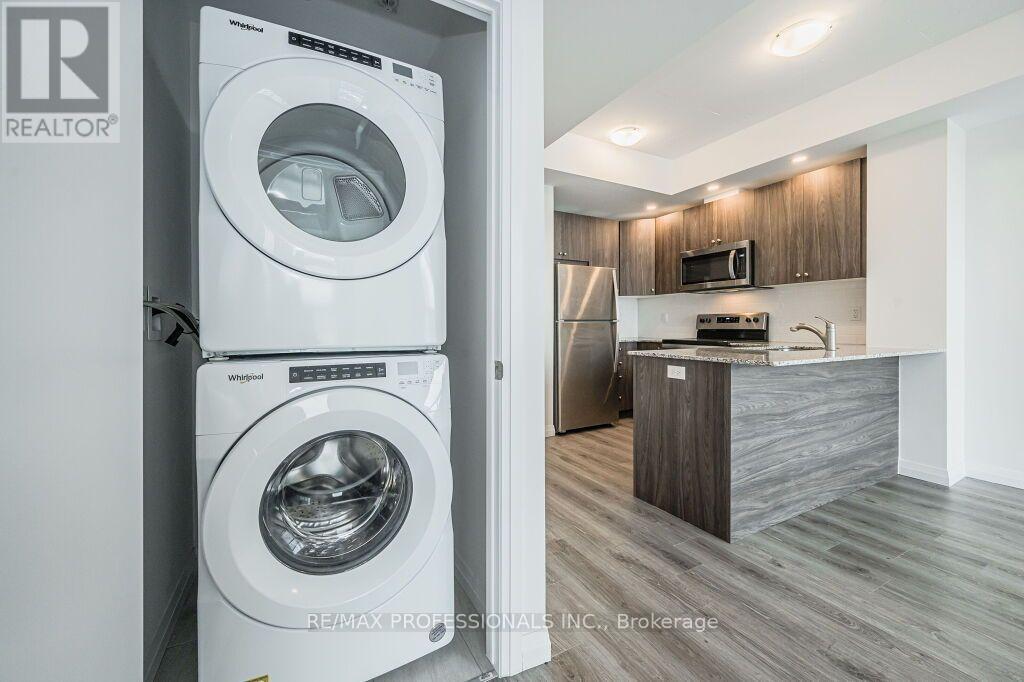 2504 - 60 Charles Street W Property Photo 12