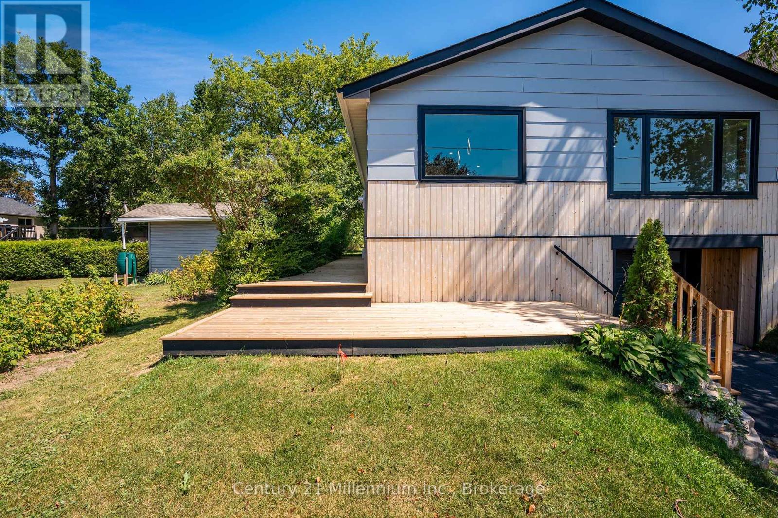 873 9th Avenue E Property Photo 5