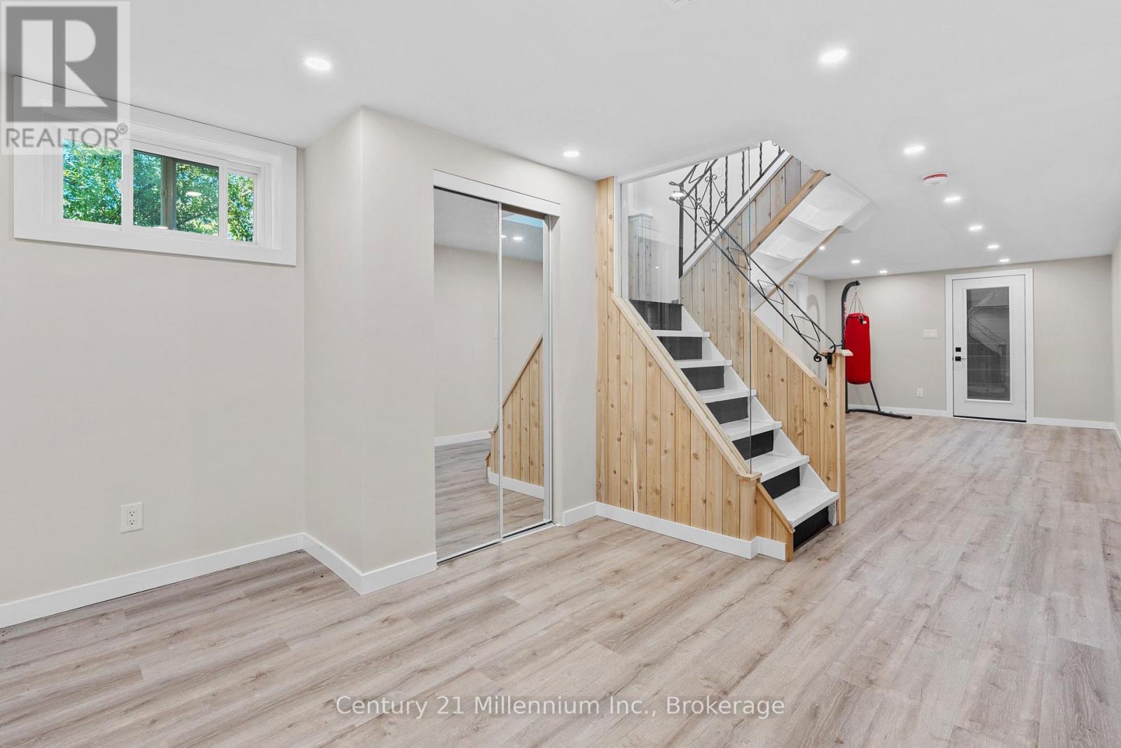873 9th Avenue E Property Photo 16