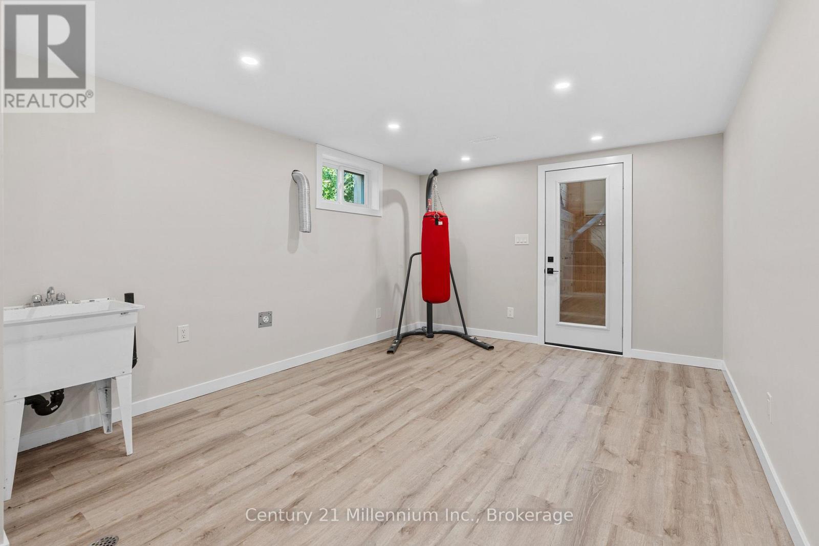 873 9th Avenue E Property Photo 18